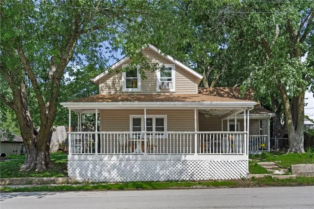 402 S Union Street, McLouth, KS 66054 - #1