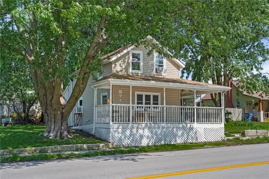 402 S Union Street, McLouth, KS 66054 - #3