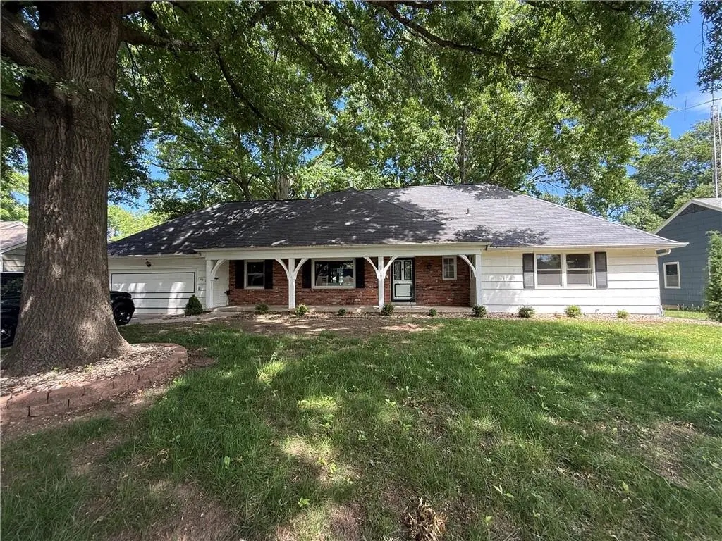 6910 W 101st Street, Overland Park, KS 66212 - #1