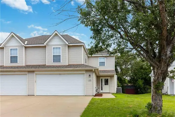 938 E Wildcat Run Street, Gardner, KS 66030