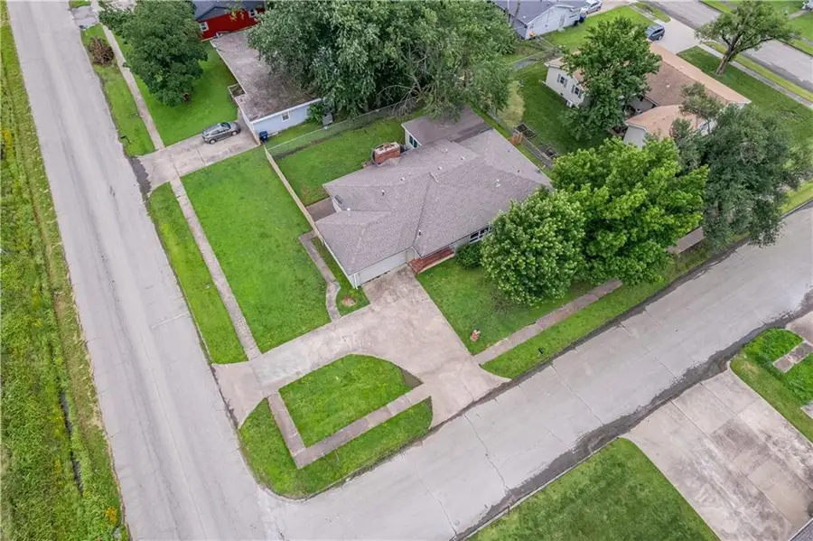 1210 N 18th Place, Independence, KS 67301 - #3