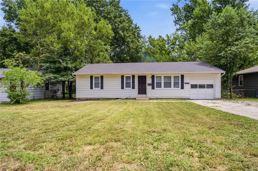 11215 Herrick Avenue, Kansas City, MO 64134 - #1