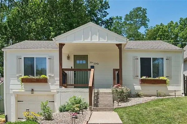 420 N Fairview Avenue, Liberty, MO 64068