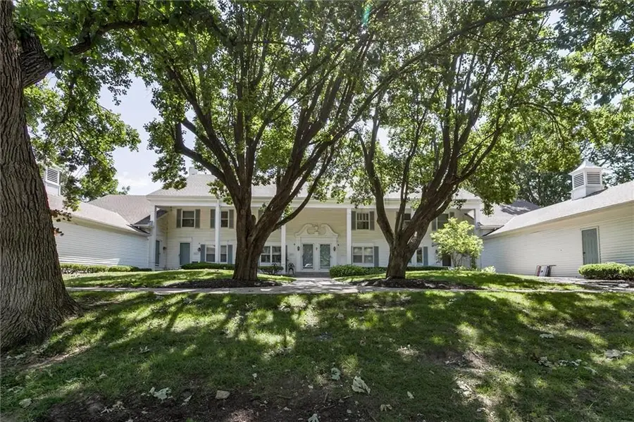 10553 Riley Street, Overland Park, KS 66213 - #2