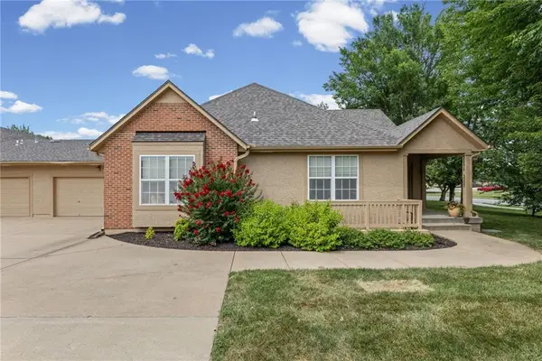 15171 S Symphony Drive #3002, Olathe, KS 66062
