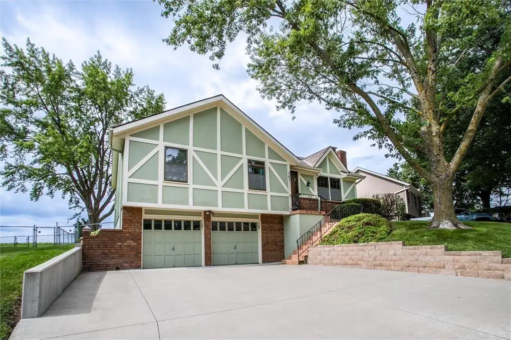 507 NE Karapat Drive, Kansas City, MO 64155 - #1