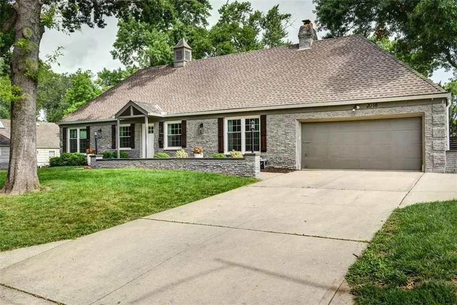 2016 W 83rd Terrace, Leawood, KS 66206 - #2