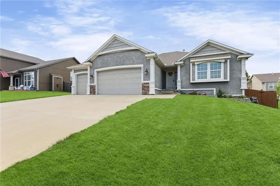 15416 Juniper Lane, Basehor, KS 66007 - #3