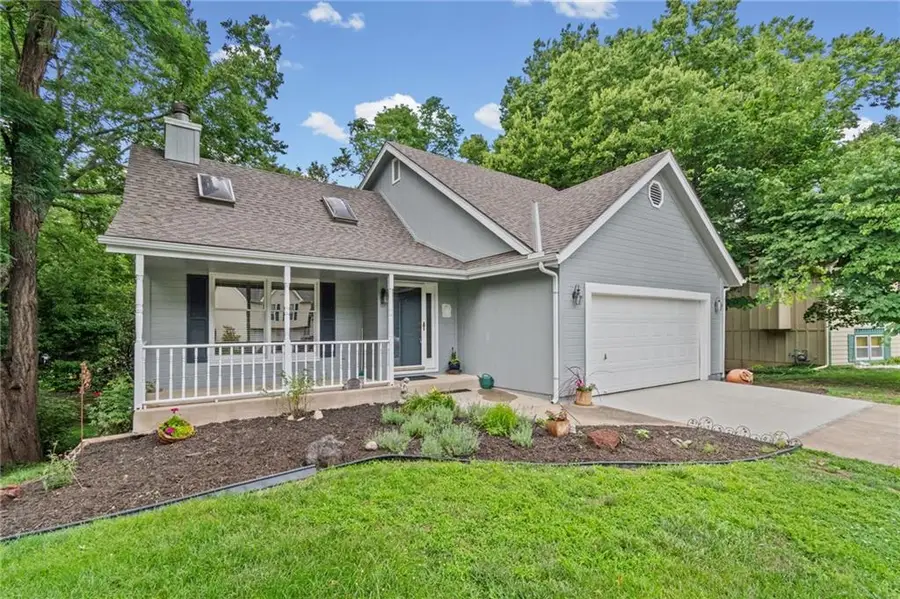 10526 N Central Street, Kansas City, MO 64155 - #2