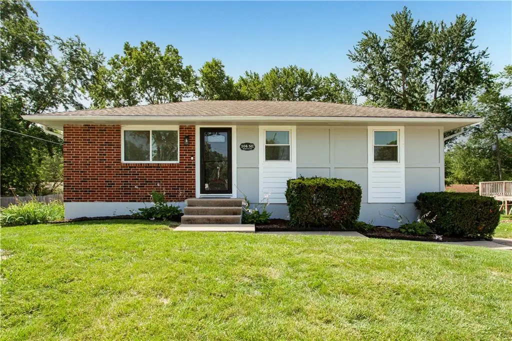 104 SE Kingscross Road, Blue Springs, MO 64014 - #1