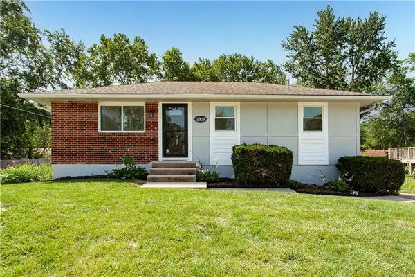 104 SE Kingscross Road, Blue Springs, MO 64014