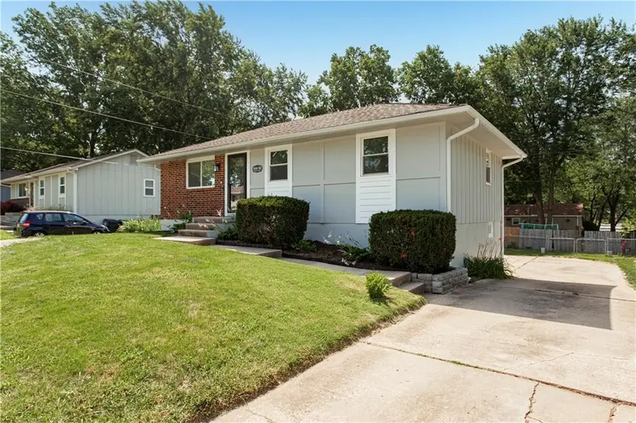 104 SE Kingscross Road, Blue Springs, MO 64014 - #2