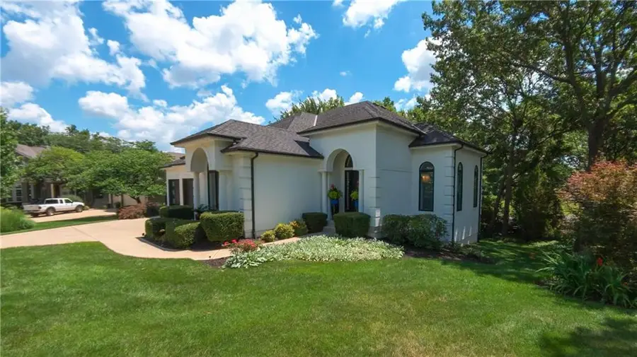 10561 Walmer Street, Overland Park, KS 66212 - #2