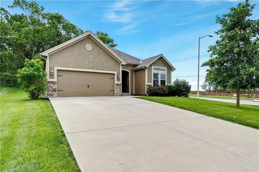 9211 N Belton Court, Kansas City, MO 64154 - #2