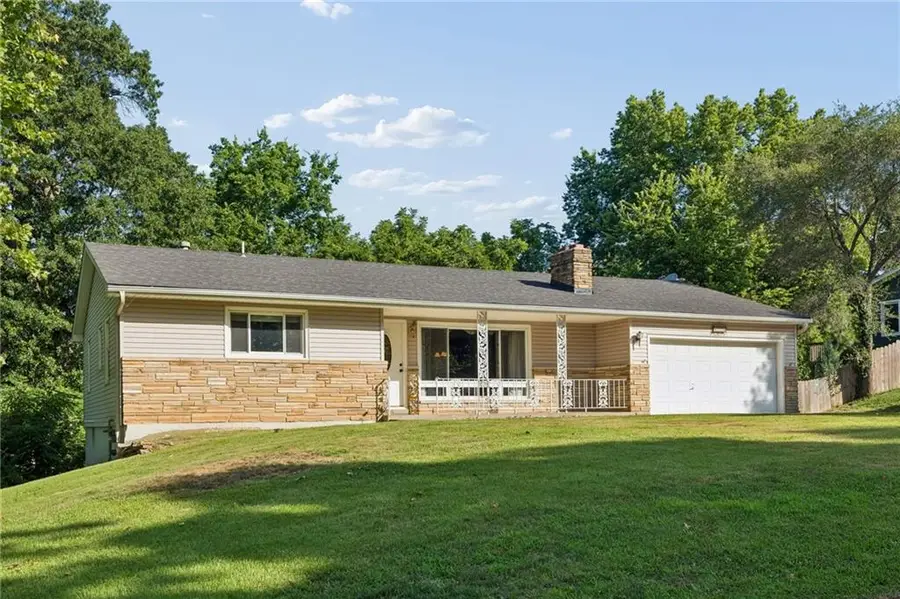 6826 N Baltimore Avenue, Gladstone, MO 64118 - #2