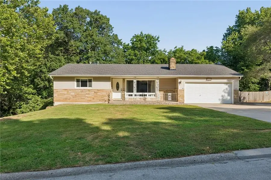 6826 N Baltimore Avenue, Gladstone, MO 64118 - #3