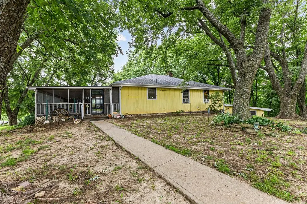 3252 SW Warnicks Road, Saint Joseph, MO 64504 - #1