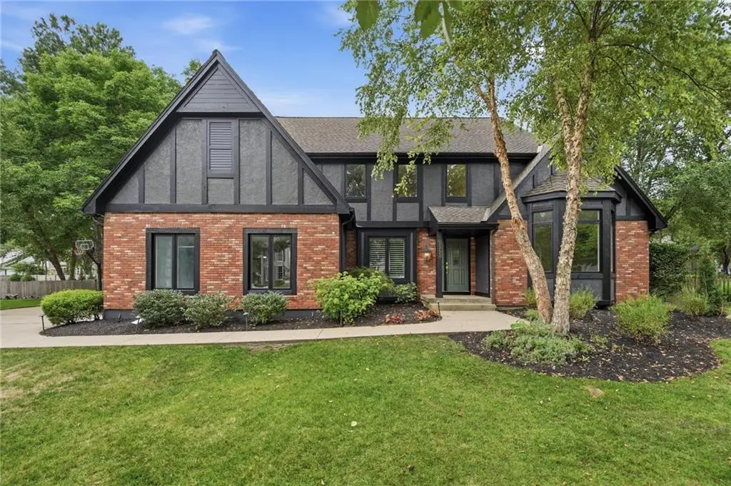 3353 W 129th Terrace, Leawood, KS 66209 - #1