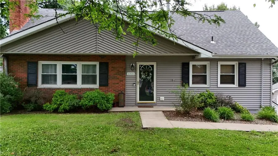 2320 N 33rd Street Terrace, Saint Joseph, MO 64506 - #2