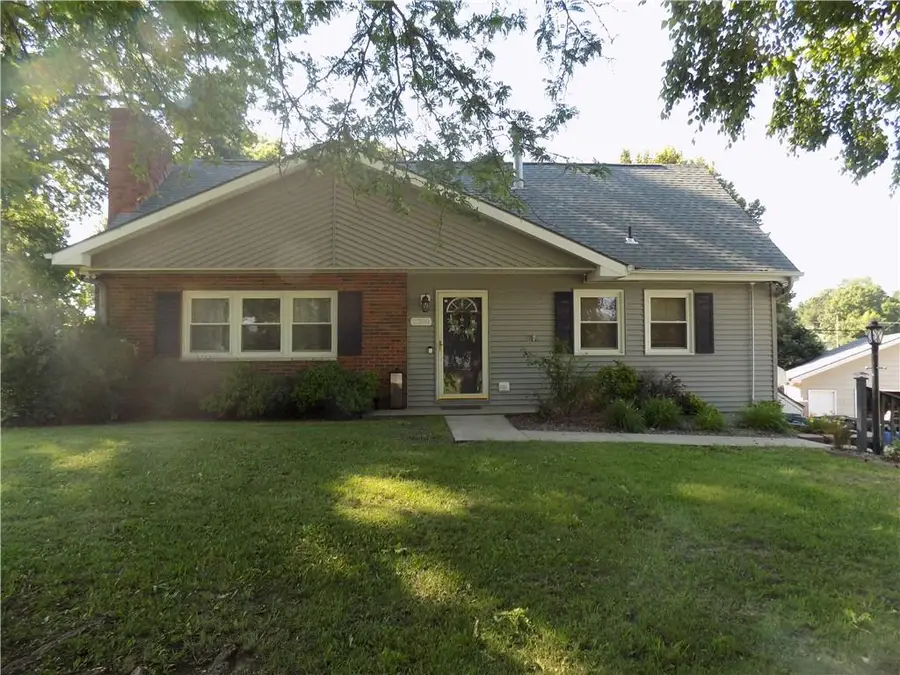 2320 N 33rd Street Terrace, Saint Joseph, MO 64506 - #3