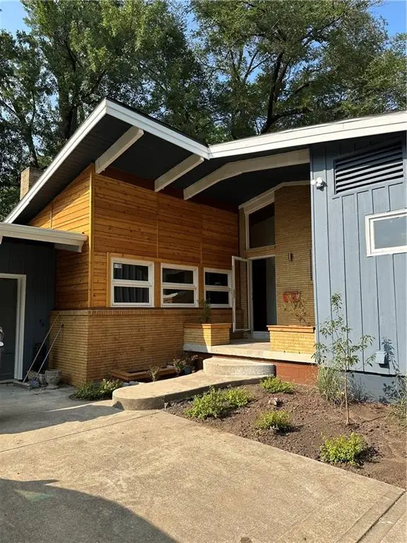 1100 W 88th Street, Kansas City, MO 64114