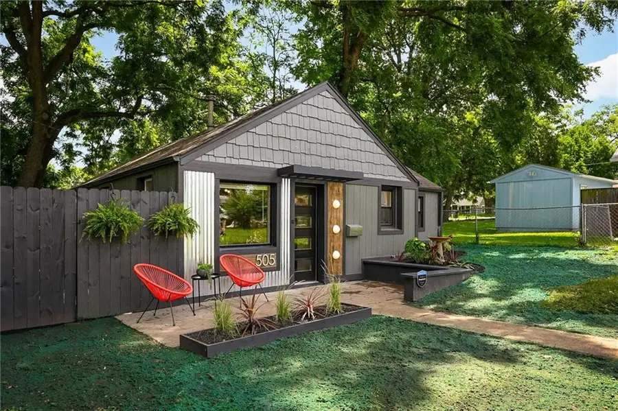 505 E 82nd Street, Kansas City, MO 64131 - #2