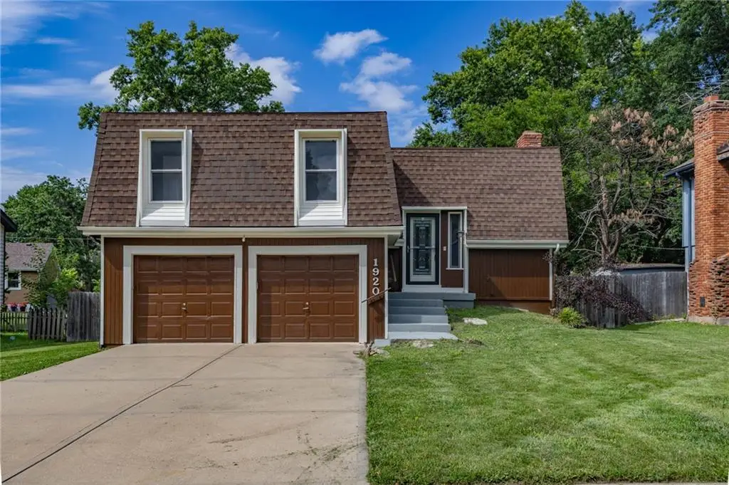 1920 E Mohawk Drive, Olathe, KS 66062 - #1