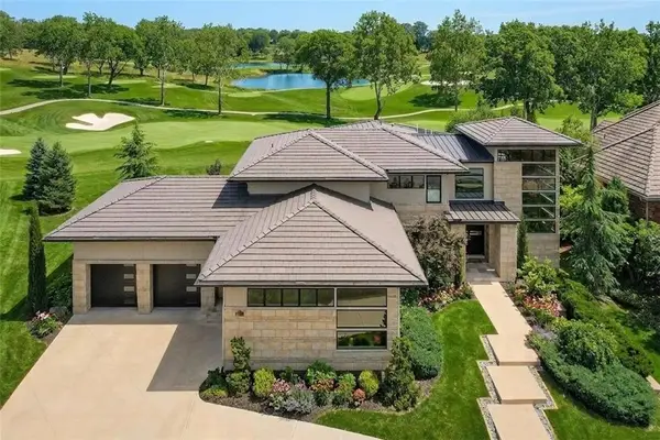 6537 Ridge Road, Parkville, MO 64152