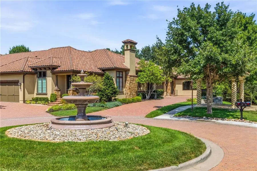 3114 W 137th Street, Leawood, KS 66224 - #3