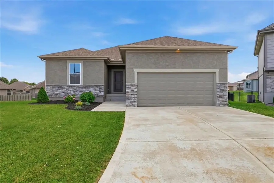 21806 Massa Circle, Peculiar, MO 64078 - #2