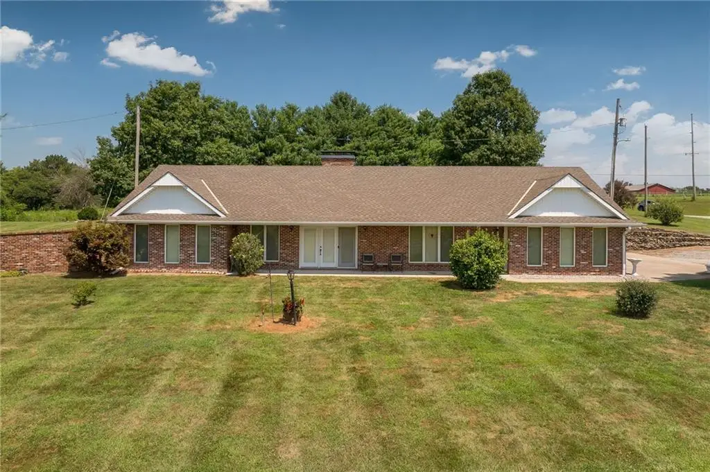 4902 S 33 Highway, Maysville, MO 64469 - #1