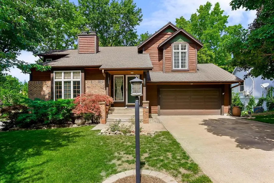 11544 Bradshaw Street, Overland Park, KS 66210 - #2