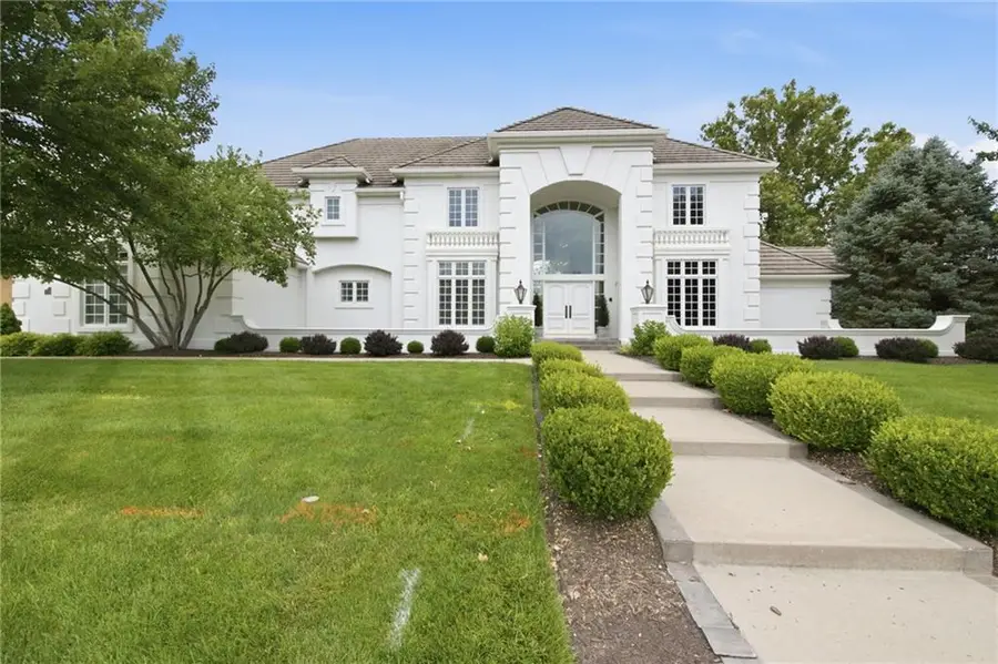6517 Ridge Road, Kansas City, MO 64152 - #2
