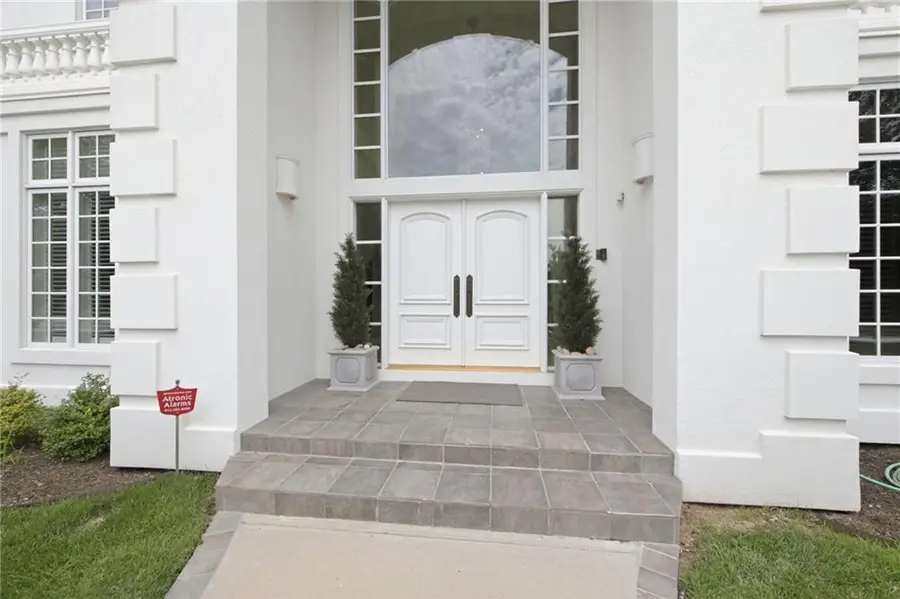 6517 Ridge Road, Kansas City, MO 64152 - #3