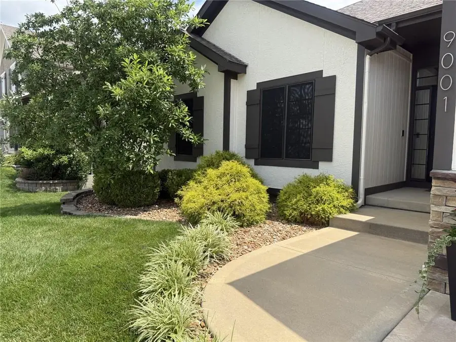 9001 N Norton Avenue, Kansas City, MO 64156 - #2
