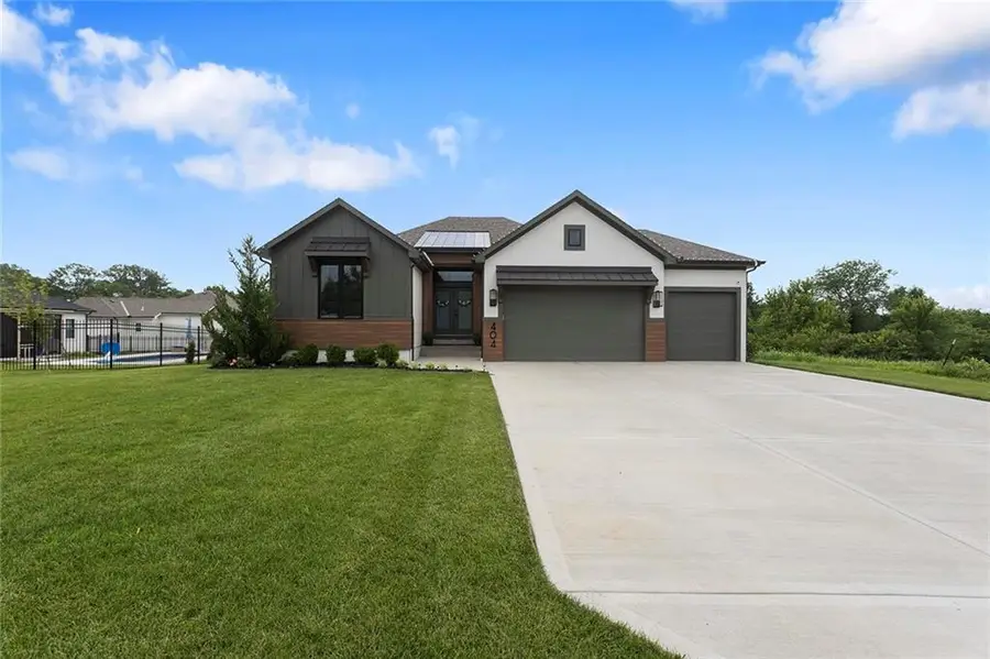 404 NE Pavilion Drive, Grain Valley, MO 64029 - #2