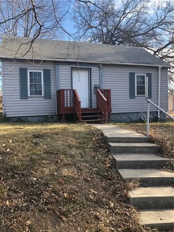 117 S Fairview Avenue, Liberty, MO 64068 - #1
