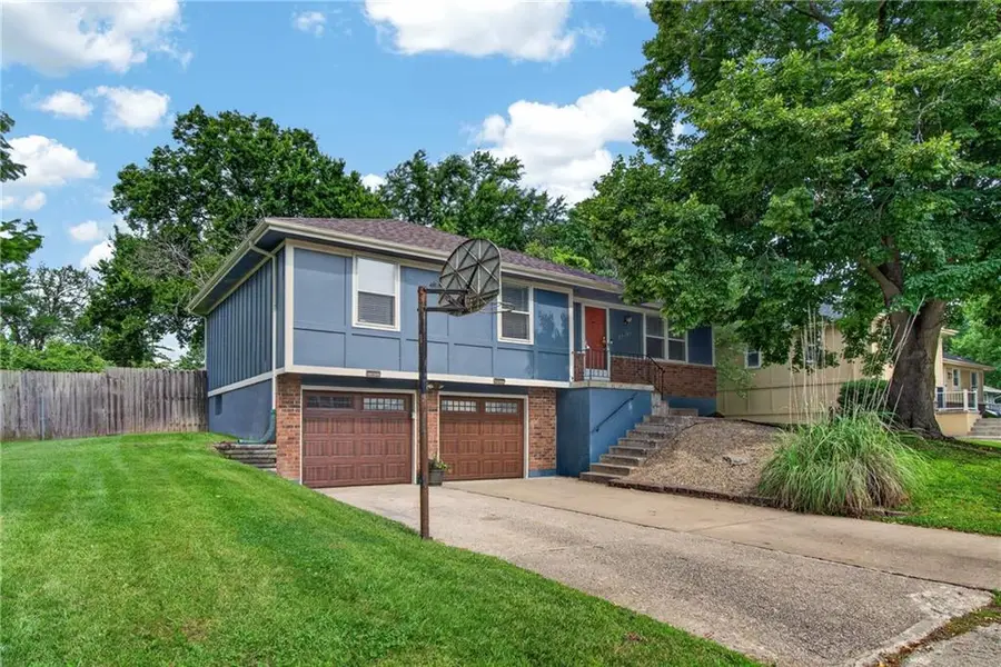 13404 Oakland Avenue, Grandview, MO 64030 - #3