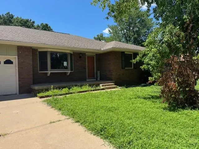512 Custer Road, Parsons, KS 67357 - #1
