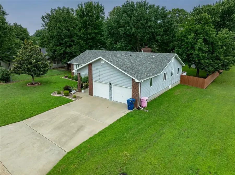 709 Thomas Street, Pittsburg, KS 66762 - #3
