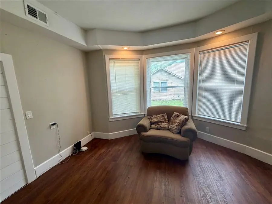 835 S Hickory Street, Ottawa, KS 66067 - #3