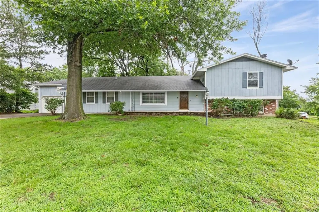 3216 W 22nd Court, Lawrence, KS 66047 - #1