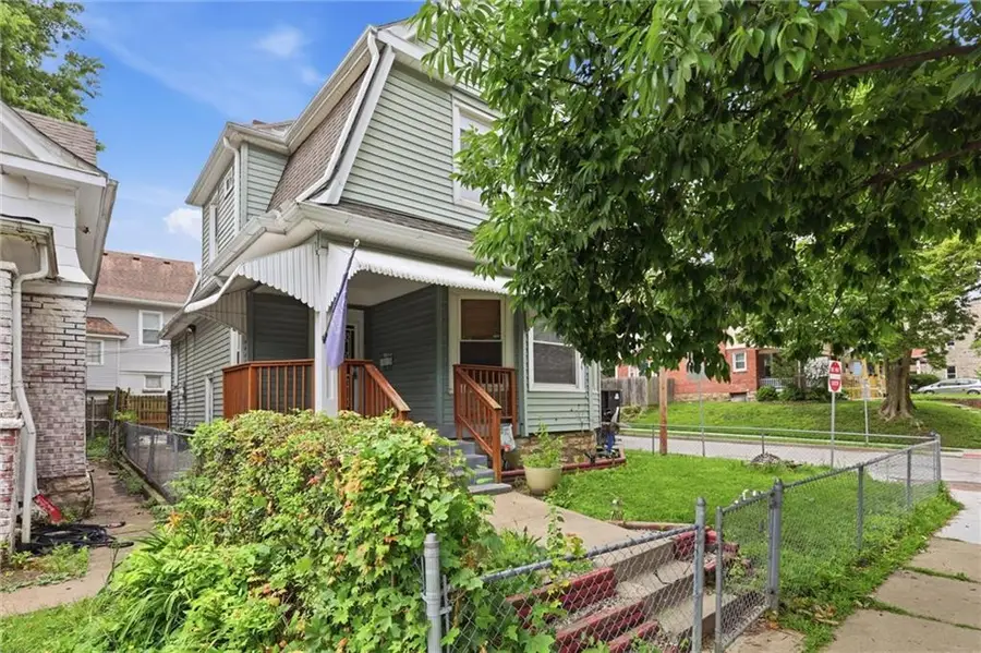 1321 W 40th Street, Kansas City, MO 64111 - #2