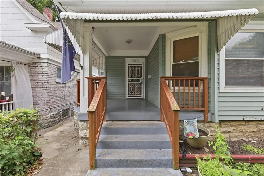1321 W 40th Street, Kansas City, MO 64111 - #3