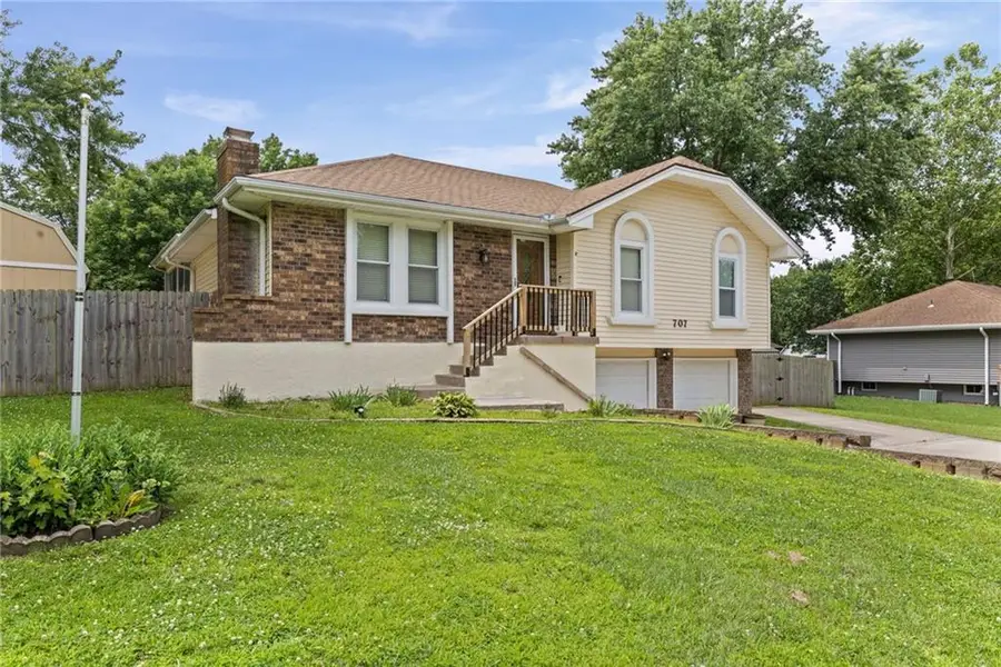 707 NE 115th Terrace, Kansas City, MO 64155 - #3