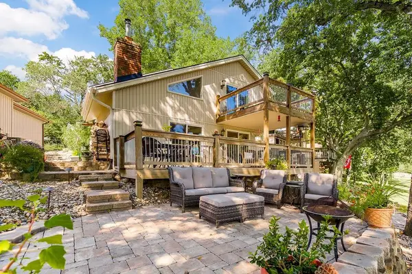 621 NW North Shore Drive, Lake Waukomis, MO 64151