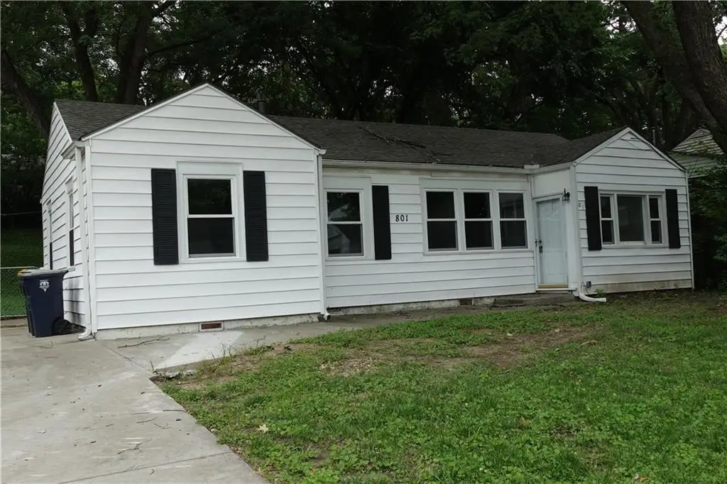801 NE 46th Street, Kansas City, MO 64116 - #1