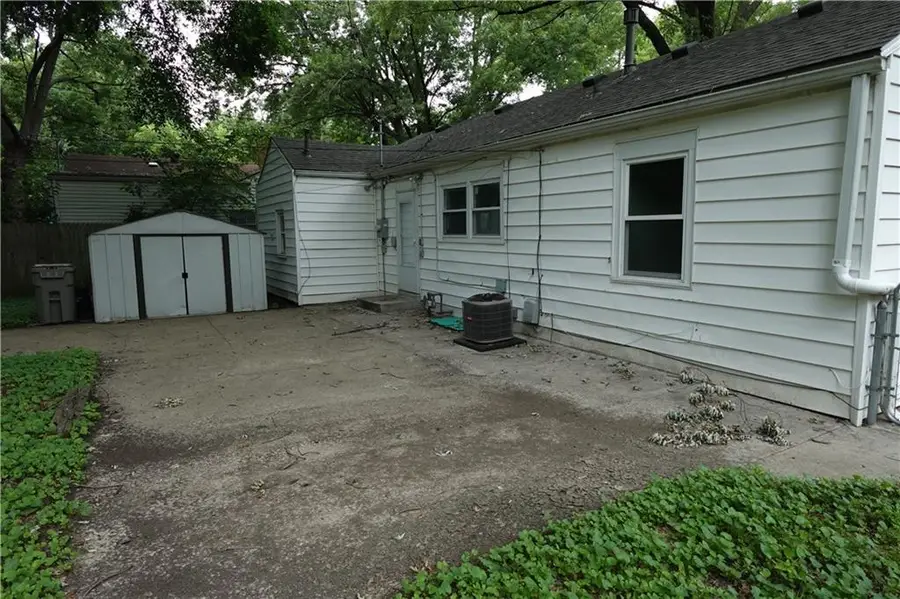 801 NE 46th Street, Kansas City, MO 64116 - #2