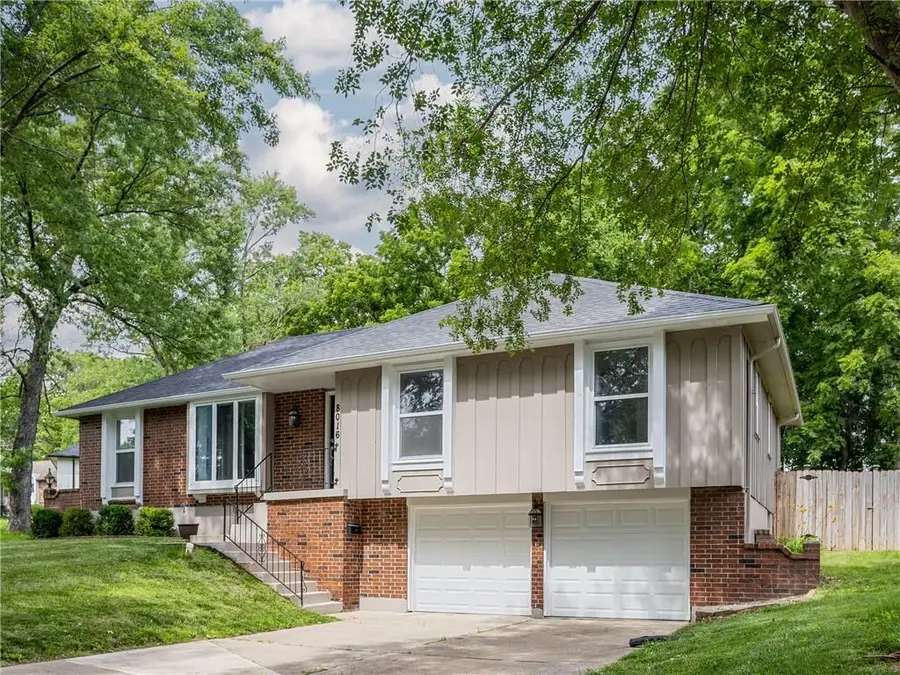 8016 Sunset Circle, Grandview, MO 64030 - #2