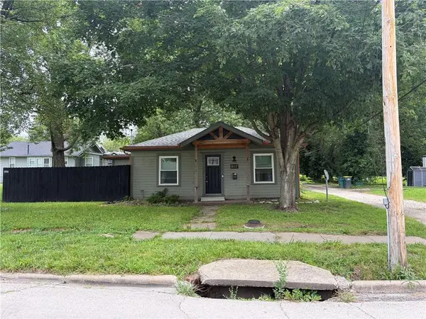 807 4th Street, Osawatomie, KS 66064